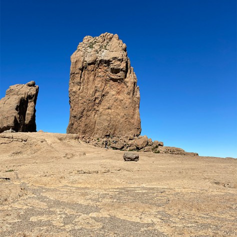 walking on gran canaria to the roque nublo